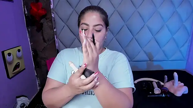 Snapshot of Luci_SexDeep chatting on February 2025 03:07:02 AM Luci SexDeep online show from February 2025 03:07:02 AM