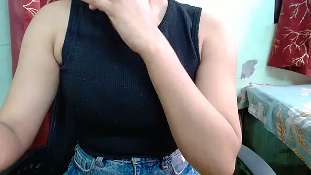 Snapshot of sweet-alia chatting on April 2026 11:58:01 AM sweet-alia online show from April 2026 11:58:01 AM