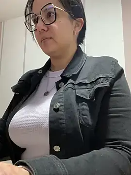 SWEETLILY18 online show from December 2024 11:04:02 AM