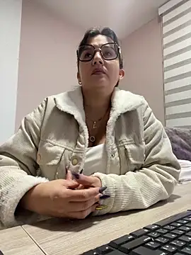 SWEETLILY18 online show from February 2025 11:23:01 AM