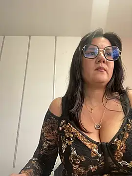 SWEETLILY18 online show from February 2025 05:39:02 PM