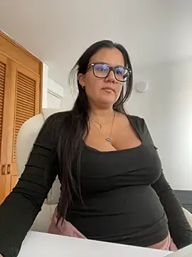 SWEETLILY18 online show from November 2025 03:46:01 PM