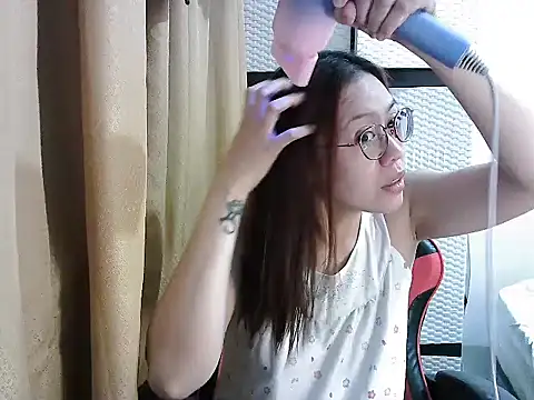 crizzybel online show from October 2025 07:03:02 PM