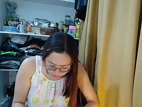 crizzybel online show from April 2026 08:32:02 PM