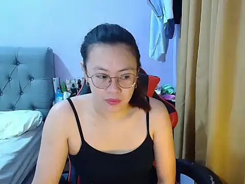 Snapshot of crizzybel chatting on June 2026 08:18:01 PM crizzybel online show from June 2026 08:18:01 PM