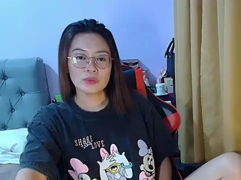 Snapshot of crizzybel chatting on July 2026 11:03:01 AM crizzybel online show from July 2026 11:03:01 AM