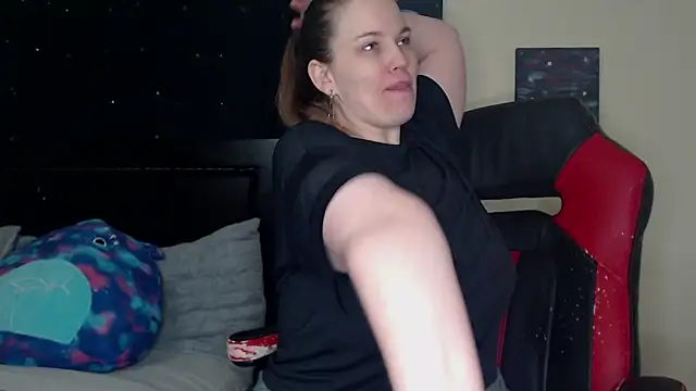 ToxicLilly online show from January 2025 10:00:02 AM