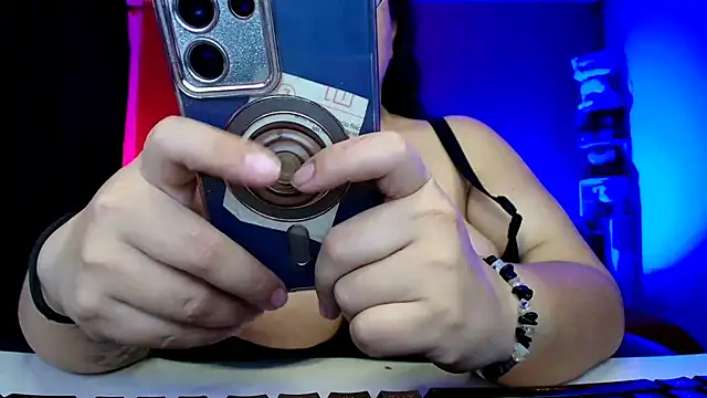 Snapshot of lulubigtitts1 chatting on September 2025 12:32:02 AM lulubigtitts1 online show from September 2025 12:32:02 AM