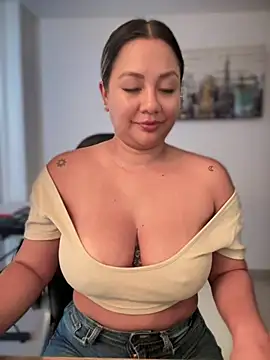 Snapshot of ValeryGrey chatting on January 2025 09:43:01 PM ValeryGrey online show from January 2025 09:43:01 PM