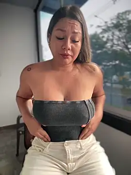 Snapshot of ValeryGrey chatting on February 2025 10:50:02 PM ValeryGrey online show from February 2025 10:50:02 PM