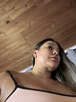 Snapshot of ValeryGrey chatting on March 2025 04:43:01 AM ValeryGrey online show from March 2025 04:43:01 AM