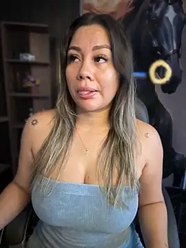 Snapshot of ValeryGrey chatting on September 2025 02:33:02 PM ValeryGrey online show from September 2025 02:33:02 PM