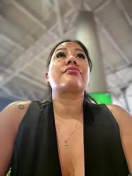 Snapshot of ValeryGrey chatting on October 2025 08:22:02 PM ValeryGrey online show from October 2025 08:22:02 PM