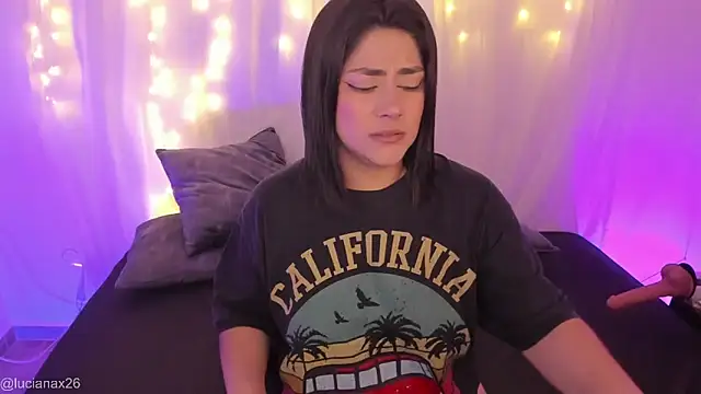 lucy26  online show from September 2025 02:27:02 AM