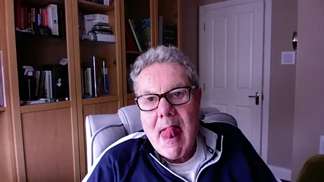 Snapshot of Oldpistolpete chatting on February 2026 11:43:02 AM Oldpistolpete online show from February 2026 11:43:02 AM