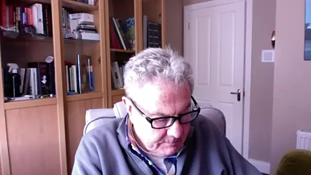 Snapshot of Oldpistolpete chatting on February 2026 02:40:02 PM Oldpistolpete online show from February 2026 02:40:02 PM