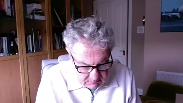 Snapshot of Oldpistolpete chatting on March 2026 02:20:01 PM Oldpistolpete online show from March 2026 02:20:01 PM