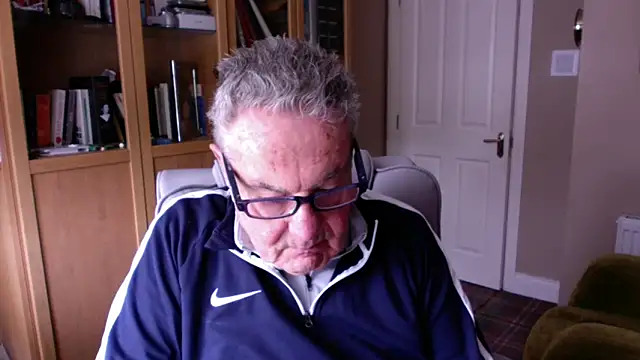 Snapshot of Oldpistolpete chatting on March 2026 10:21:02 AM Oldpistolpete online show from March 2026 10:21:02 AM