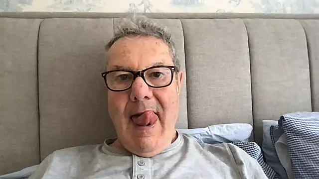 Snapshot of Oldpistolpete chatting on March 2026 09:21:02 AM Oldpistolpete online show from March 2026 09:21:02 AM