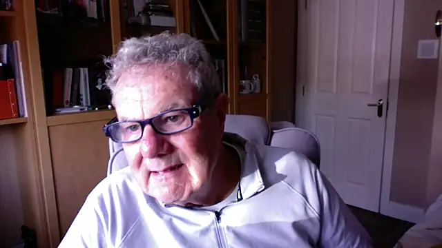 Snapshot of Oldpistolpete chatting on April 2026 11:30:02 AM Oldpistolpete online show from April 2026 11:30:02 AM