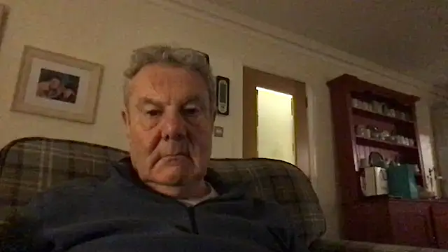 Snapshot of Oldpistolpete chatting on April 2026 07:55:01 PM Oldpistolpete online show from April 2026 07:55:01 PM