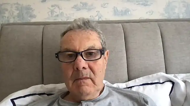 Snapshot of Oldpistolpete chatting on April 2026 08:58:01 AM Oldpistolpete online show from April 2026 08:58:01 AM