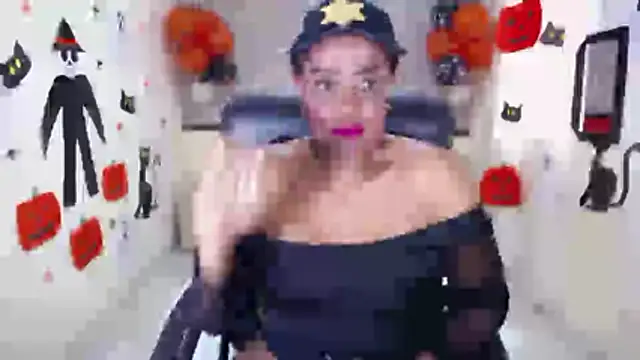 Snapshot of EvaFoxter chatting on October 2025 04:31:02 PM EvaFoxter online show from October 2025 04:31:02 PM