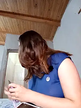 Emmacut online show from April 2026 11:03:01 PM