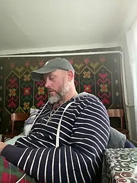 Snapshot of GHsveter chatting on April 2026 01:41:02 PM GHsveter online show from April 2026 01:41:02 PM