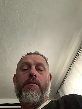Snapshot of GHsveter chatting on April 2026 11:08:02 AM GHsveter online show from April 2026 11:08:02 AM