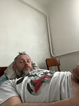 Snapshot of GHsveter chatting on May 2026 12:24:02 PM GHsveter online show from May 2026 12:24:02 PM