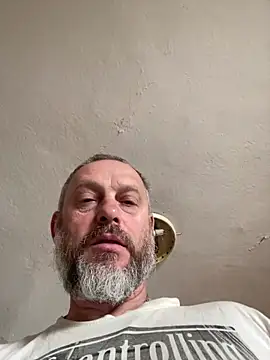 Snapshot of GHsveter chatting on May 2026 05:57:01 AM GHsveter online show from May 2026 05:57:01 AM