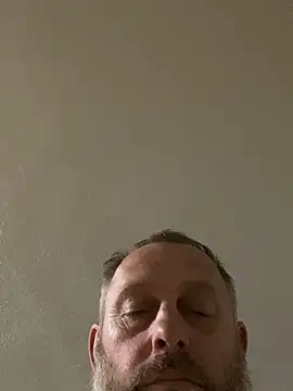 Snapshot of GHsveter chatting on May 2026 06:35:01 PM GHsveter online show from May 2026 06:35:01 PM