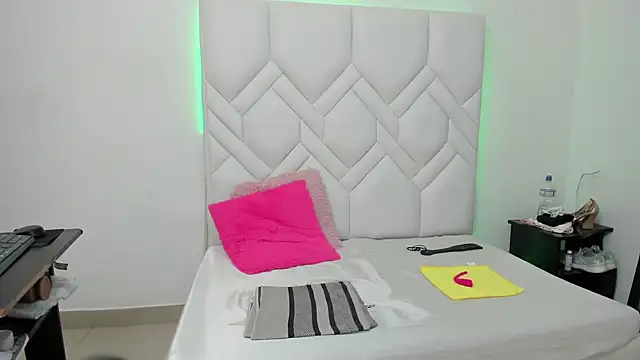 Mature Hard online show from February 2025 11:32:02 PM