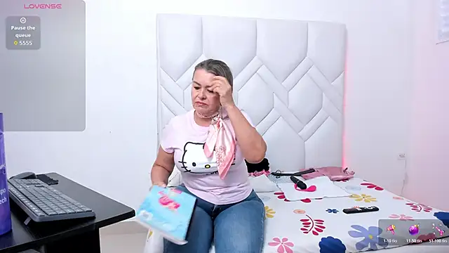 Mature Hard online show from October 2025 09:04:01 PM