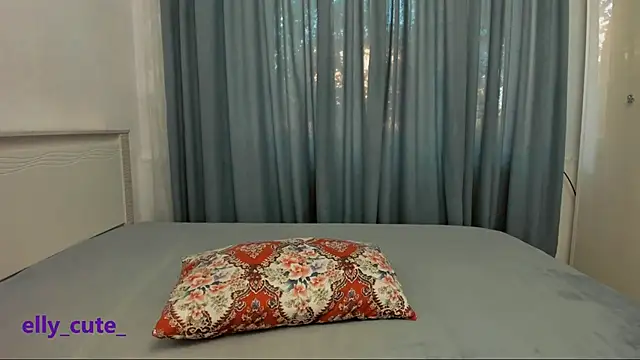 Snapshot of Elly_Cute chatting on September 2025 02:26:01 AM Elly Cute online show from September 2025 02:26:01 AM