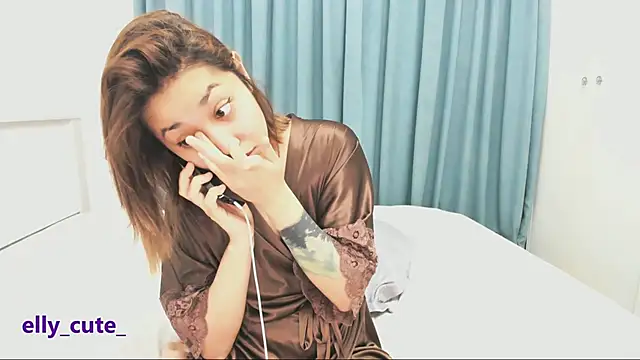 Snapshot of Elly_Cute chatting on November 2025 09:58:01 PM Elly Cute online show from November 2025 09:58:01 PM