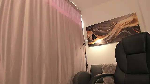 Snapshot of SALOME_F0X_ chatting on January 2026 07:27:02 PM SALOME F0X online show from January 2026 07:27:02 PM