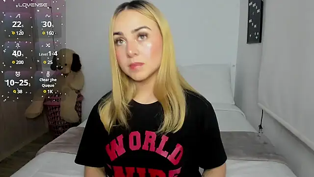 Snapshot of sophi_mooreno chatting on March 2025 01:56:02 AM sophi mooreno online show from March 2025 01:56:02 AM