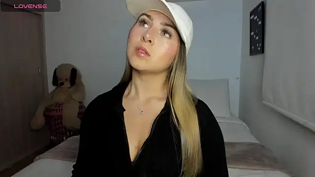 sophi mooreno online show from April 2026 12:49:02 AM