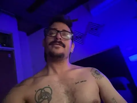 Snapshot of mrtnivnn chatting on March 2026 05:40:01 PM mrtnivnn online show from March 2026 05:40:01 PM