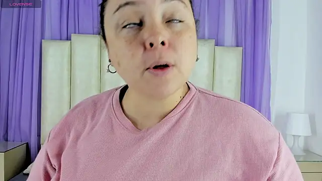 Snapshot of mollieblue69 chatting on December 2024 12:27:01 PM mollieblue69 online show from December 2024 12:27:01 PM