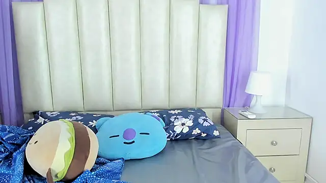 Snapshot of mollieblue69 chatting on January 2025 06:15:01 PM mollieblue69 online show from January 2025 06:15:01 PM