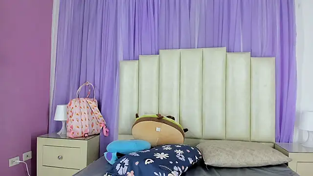 Snapshot of mollieblue69 chatting on January 2025 12:21:01 PM mollieblue69 online show from January 2025 12:21:01 PM