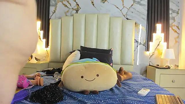 Snapshot of mollieblue69 chatting on March 2025 02:50:01 AM mollieblue69 online show from March 2025 02:50:01 AM