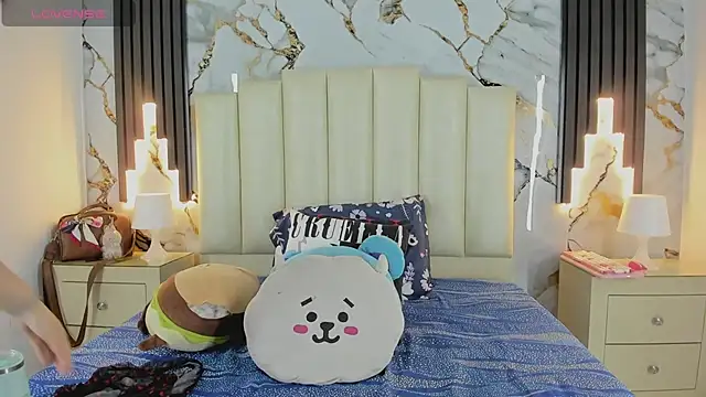 Snapshot of mollieblue69 chatting on March 2025 01:06:01 PM mollieblue69 online show from March 2025 01:06:01 PM