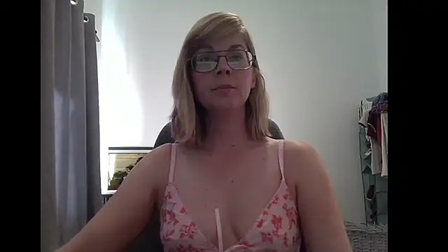 Snapshot of SavannaGirly chatting on March 2025 08:48:02 AM SavannaGirly online show from March 2025 08:48:02 AM