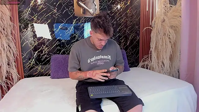 keane lee online show from February 2026 01:07:02 PM