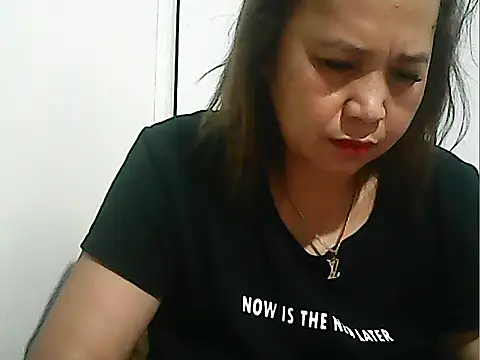 Lhadycarolyn online show from November 2025 10:57:02 PM