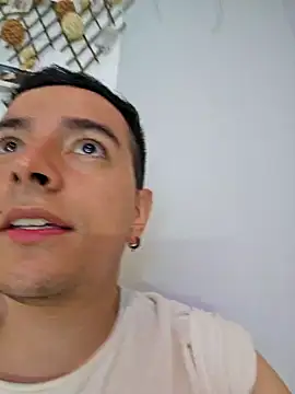 Jhoan saenz online show from February 2025 02:42:02 AM